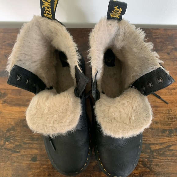 Doc Marten's - Women's Faux Fur Lined Lace Up - Picture 4 of 4